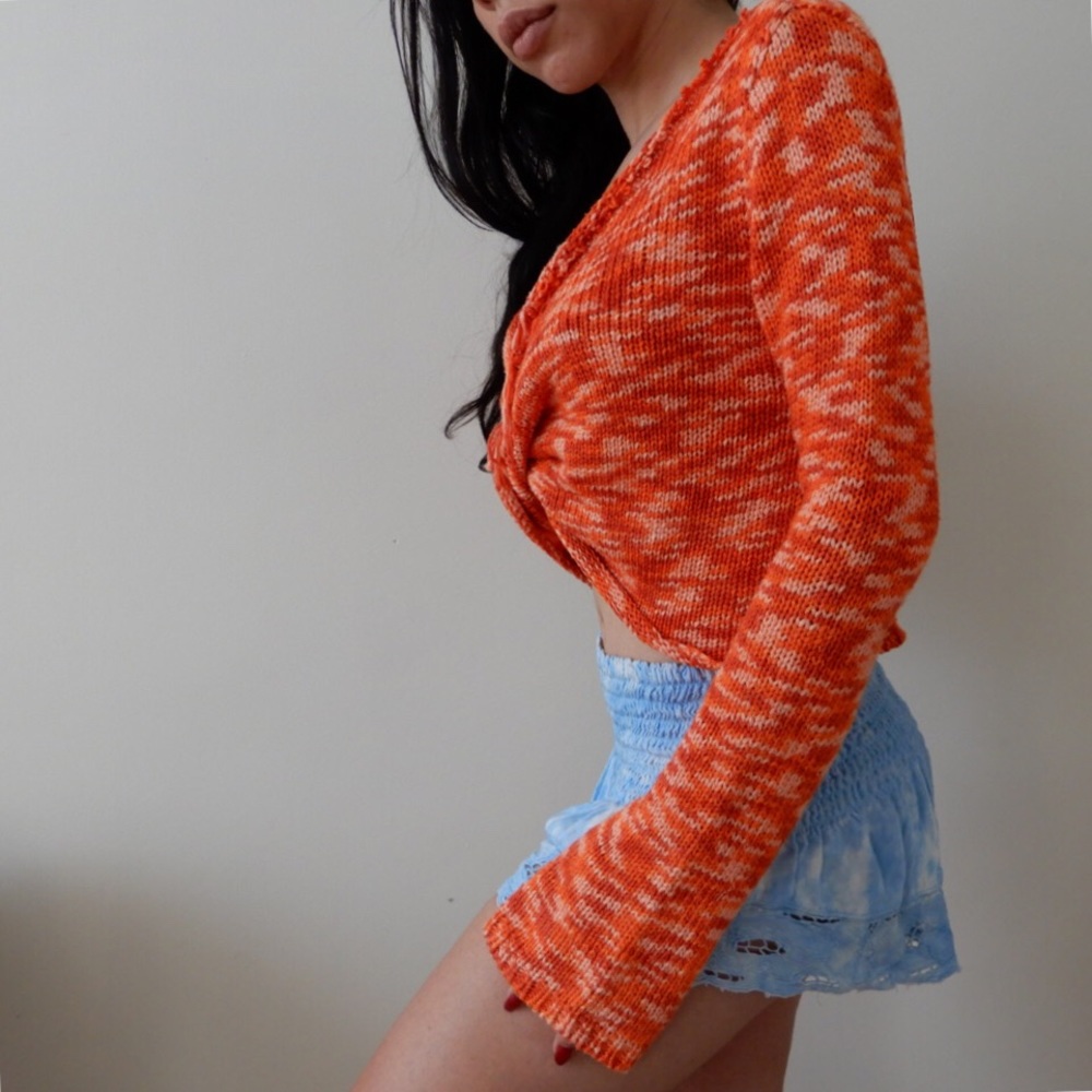 Marbled criss cross knit long sleeve crop top - Picture 4 of 4