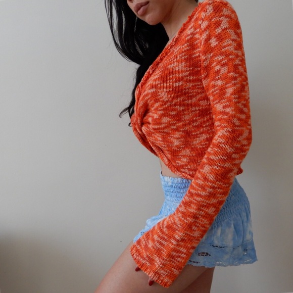Marbled criss cross knit long sleeve crop top - Picture 4 of 4