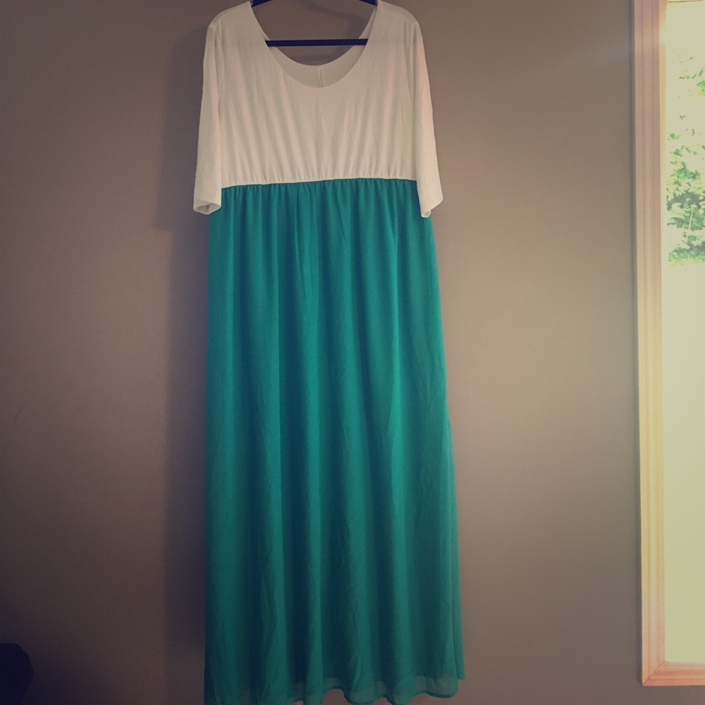 Pink blush maternity dress NWT XL/XXL