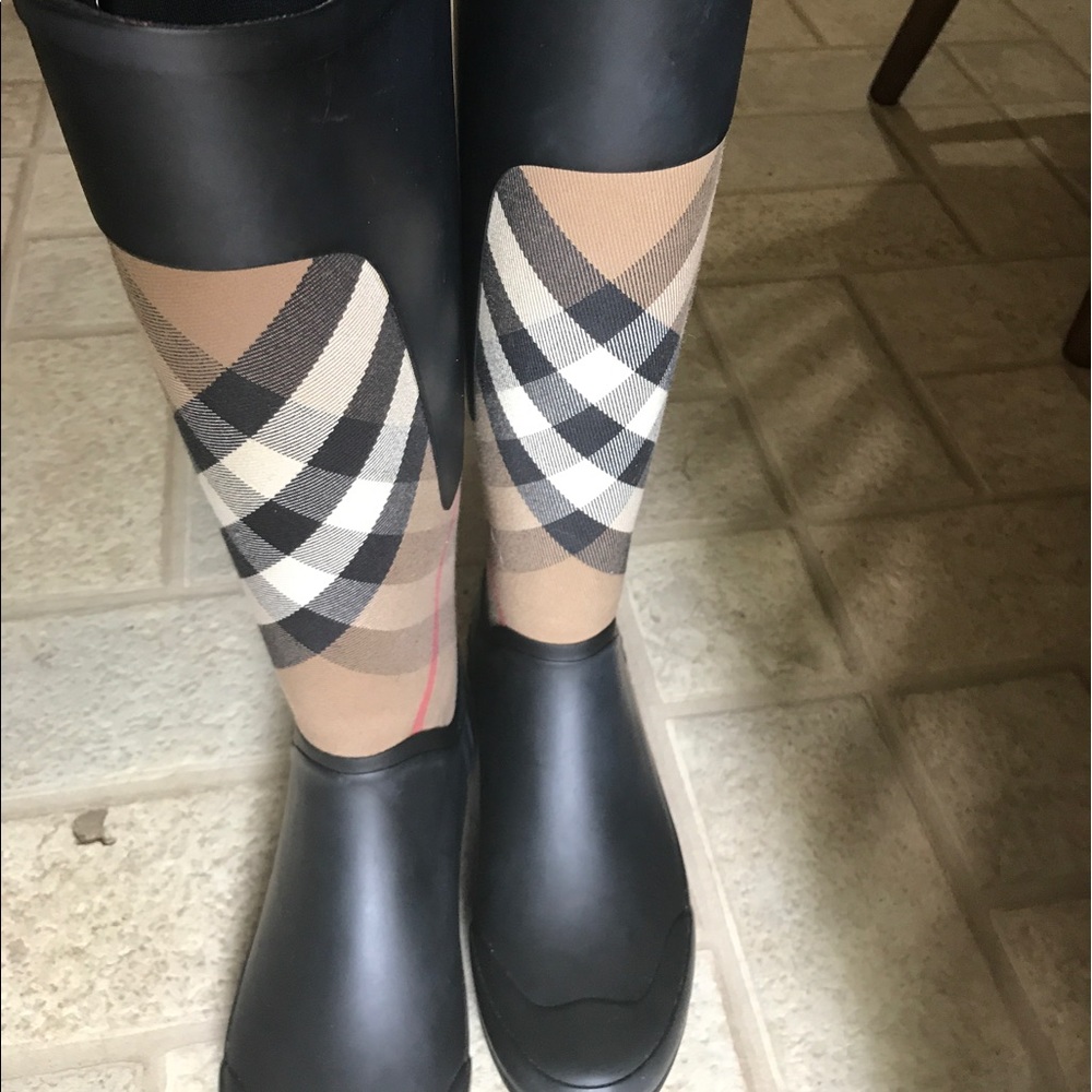 Burberry boots