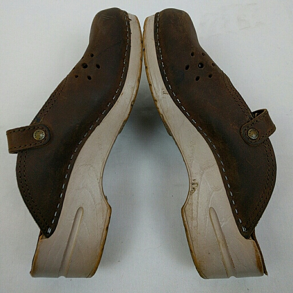 Additional pics of Clog side views & wearing boots