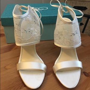 Betsy Johnson "Sloan" heels, Ivory, new in box