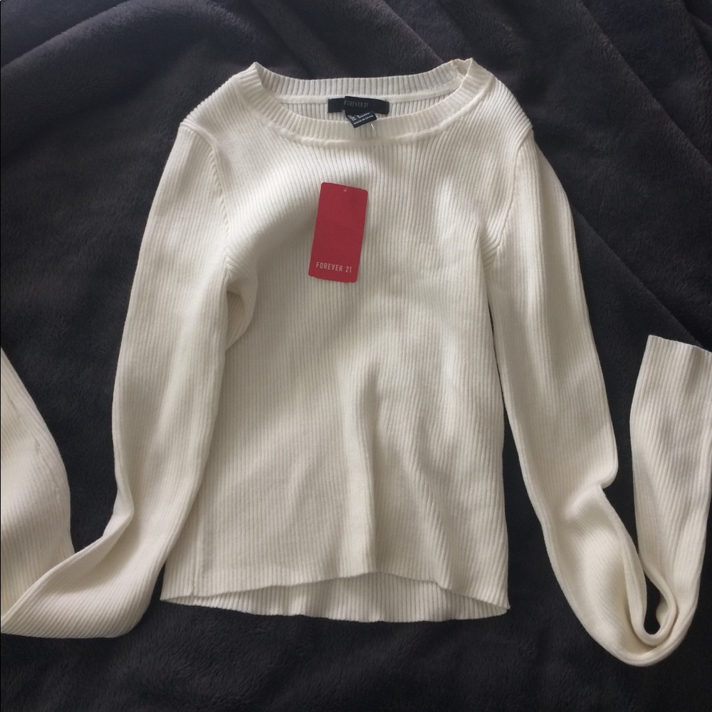 White long sleeve crop top