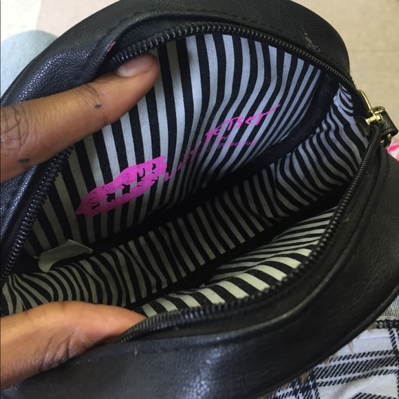 A sleeping bear betsey johuson purse - Picture 4 of 4