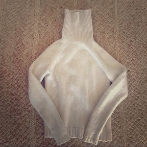 Ann Taylor 100% cashmere turtle neck sweater