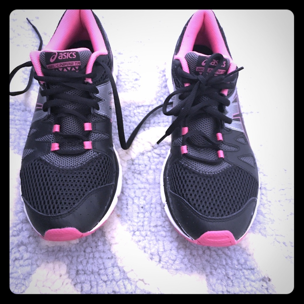 Brand New Asics Gel shoes size 8