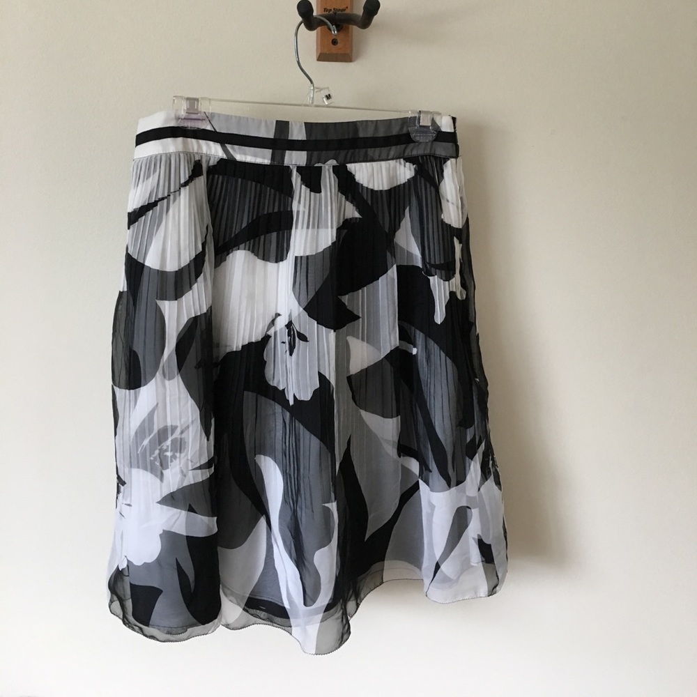 White House black market flowy skirt