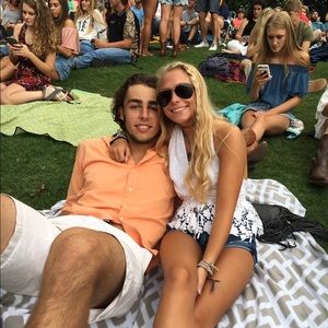 Meet your Posher, Taylor