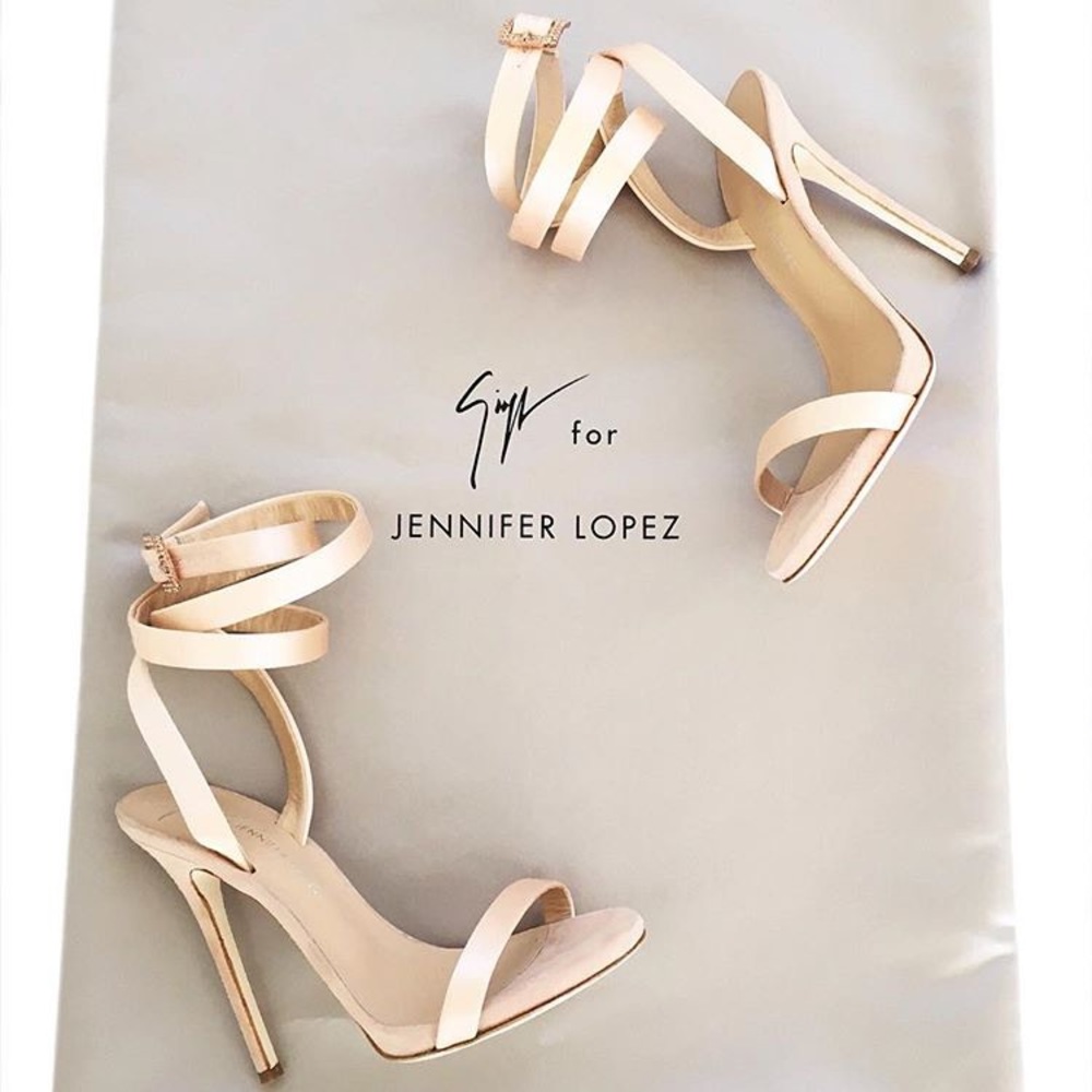 👠Host Pick👠 Giuseppe Zanotti for Jennifer Lopez