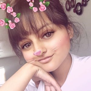 Meet your Posher, Gabriela