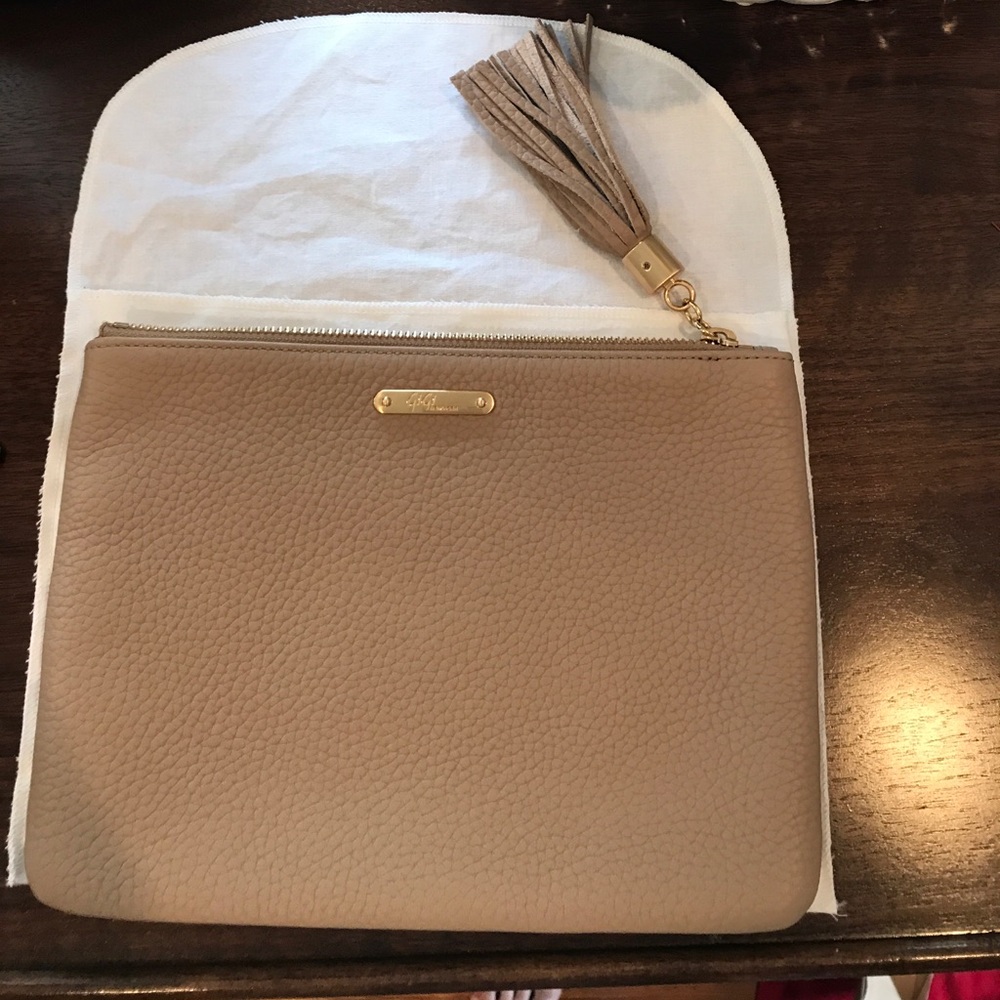 GiGi New York All In One clutch