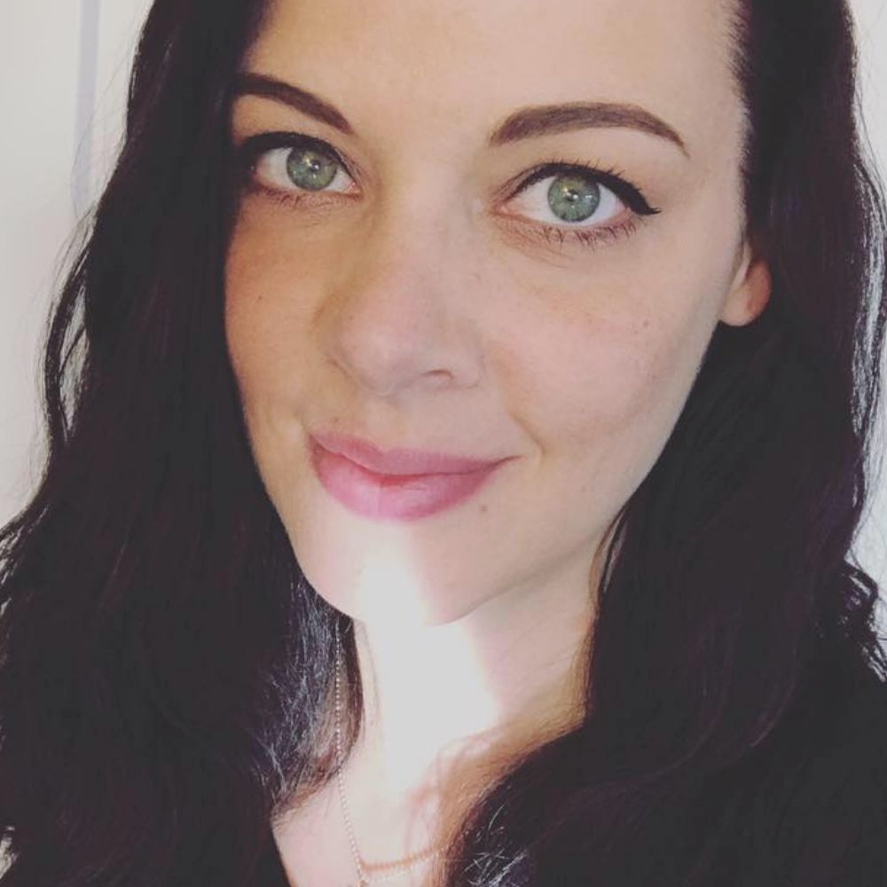 Meet your Posher, Lara