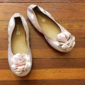Girls pink flats