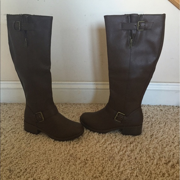NWT tall brown boots - Picture 3 of 6