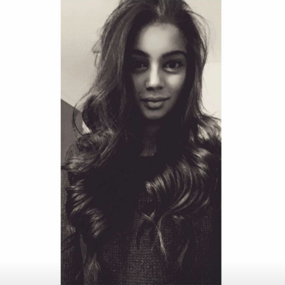 Meet your Posher, Javaria