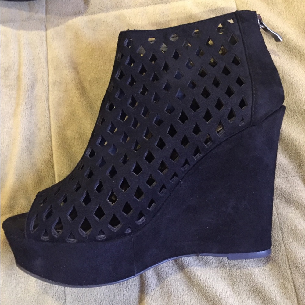 Chelsea & Zoe wedges