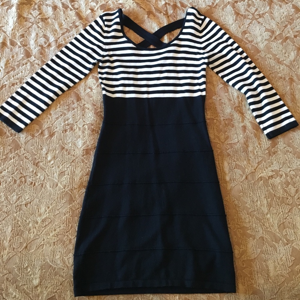 Black and white strappy 3/4 sleeve dress