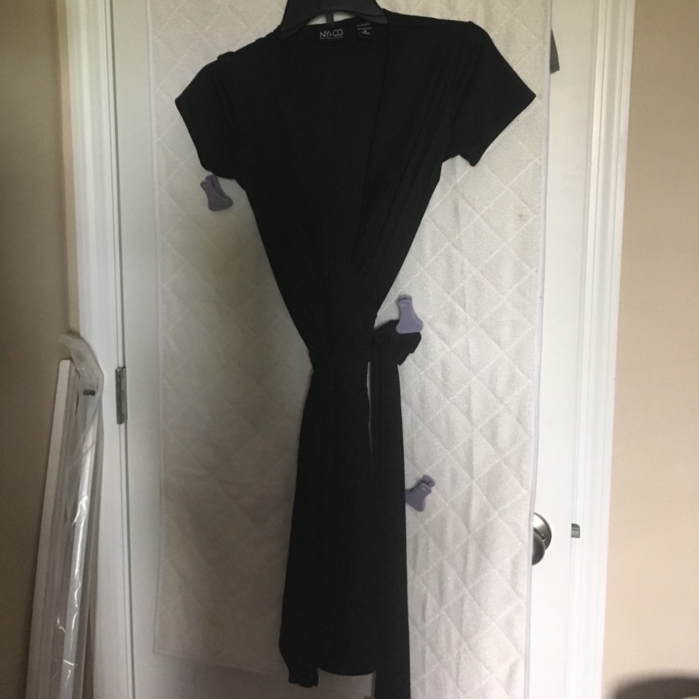 Black wrap dress, small.