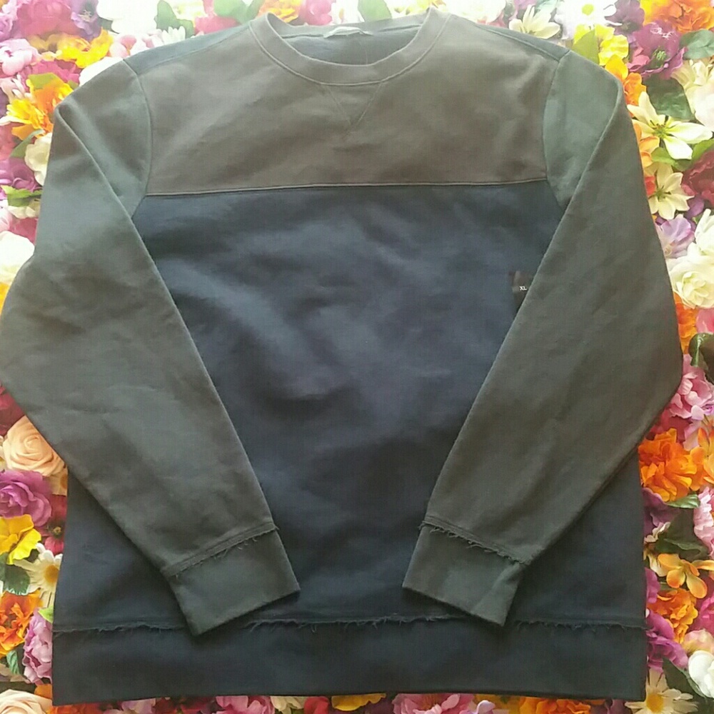 -Sold-Banana Republic Men's Crew Neck Sweater - Picture 3 of 3