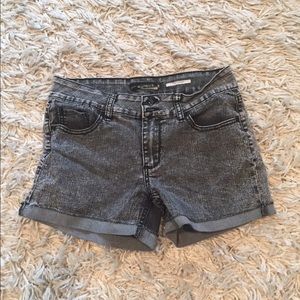 Lovesick "The Short" Size 9