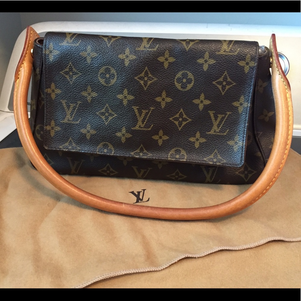 Preloved loop bag shoulder great condition