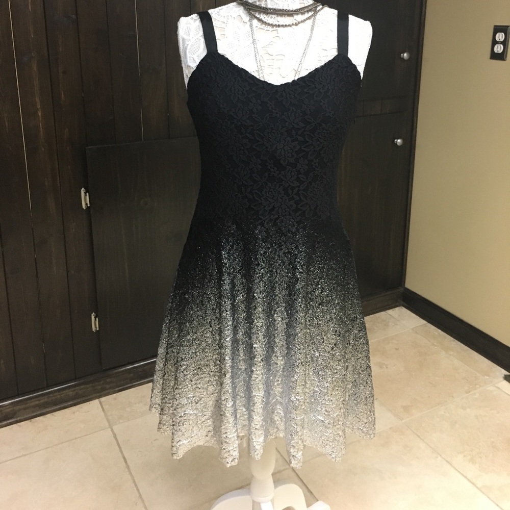 Free People "style stalker" black lace mini! Wow🌺