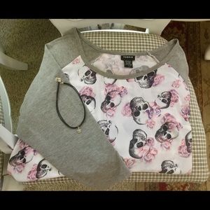 Torrid NWOT ~ Skull print 3/4 sleeve top