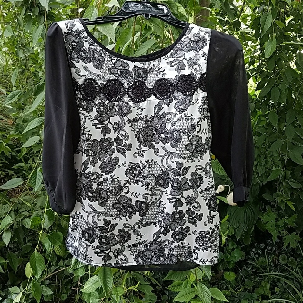 Adorable White and Black Blouse