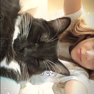 Meet your Posher, Ainsley