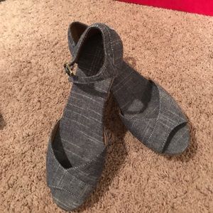 Toms Wedges
