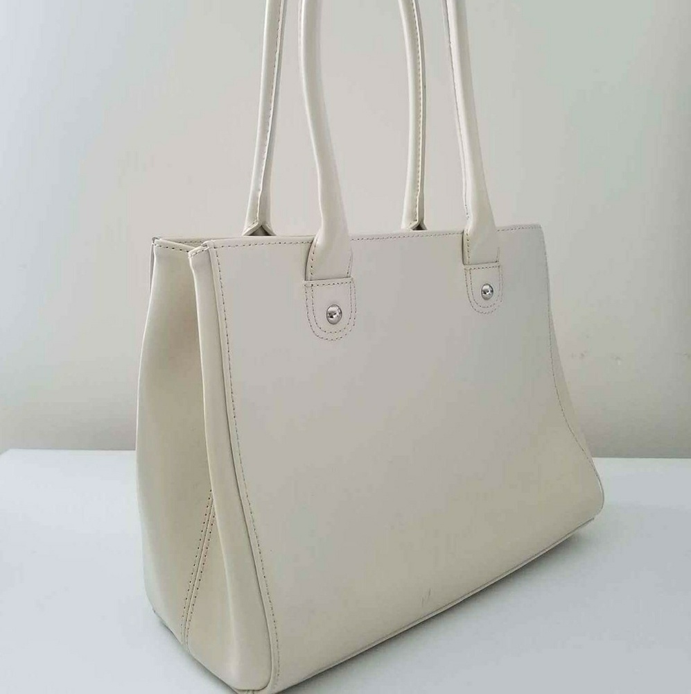 White Handbag - Picture 4 of 4