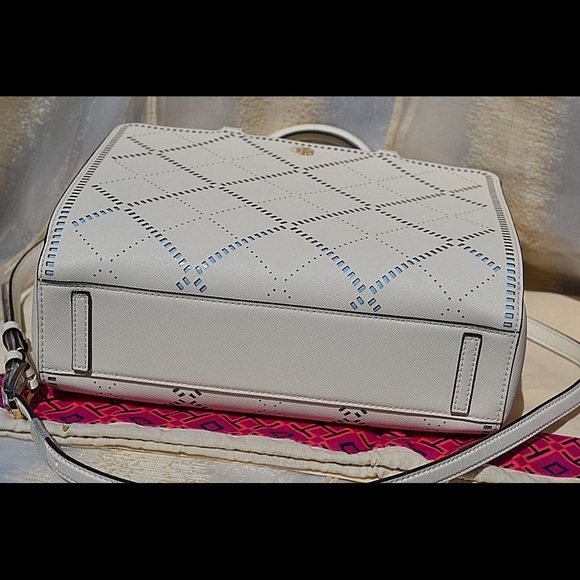 Tory Burch Robinson Crosshatch Zip Tote - Picture 8 of 8