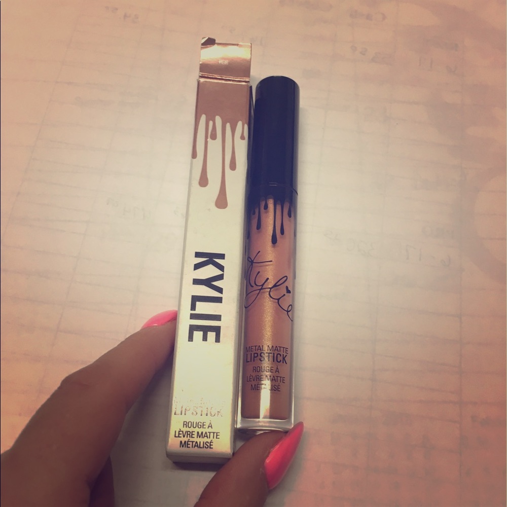 Kylie Metal Matte Lipstick "Heir"