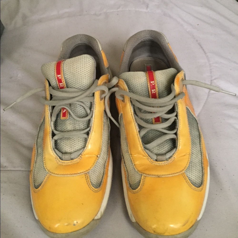 Prada - Picture 3 of 4