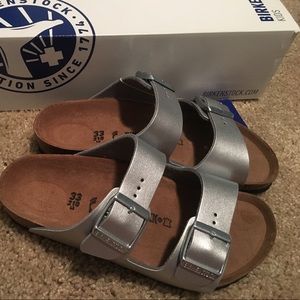 Kids Birkenstock Arizona Sandal Size 2 (33)