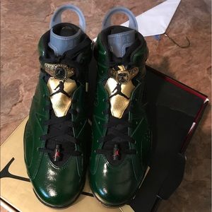 Never worn champagne Jordan 6