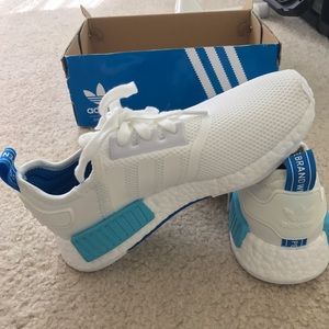 SELLING  PAIR OF NMD SAO PAO US SIZE 6.5