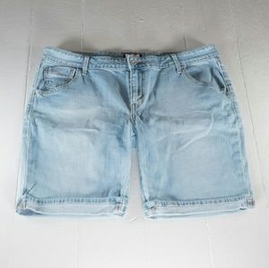 Light Wash Levi's Shorts 515 Bermuda Size 14p