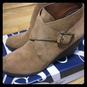 Lucky Brand LP-Sumarah Buckle Booties