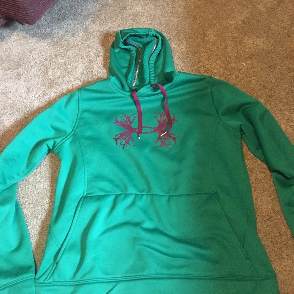 Under Armor hooded sweatshirt