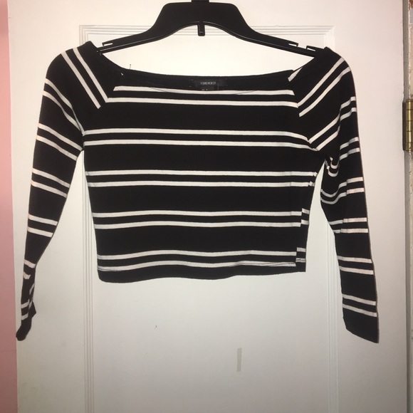 Forever 21 Tops - Striped 3/4 sleeve crop top