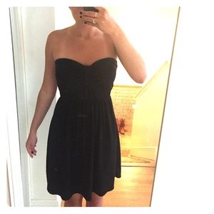 Black, strapless dress