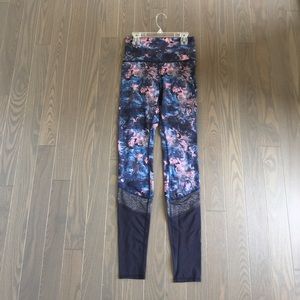 Lululemon leggings!
