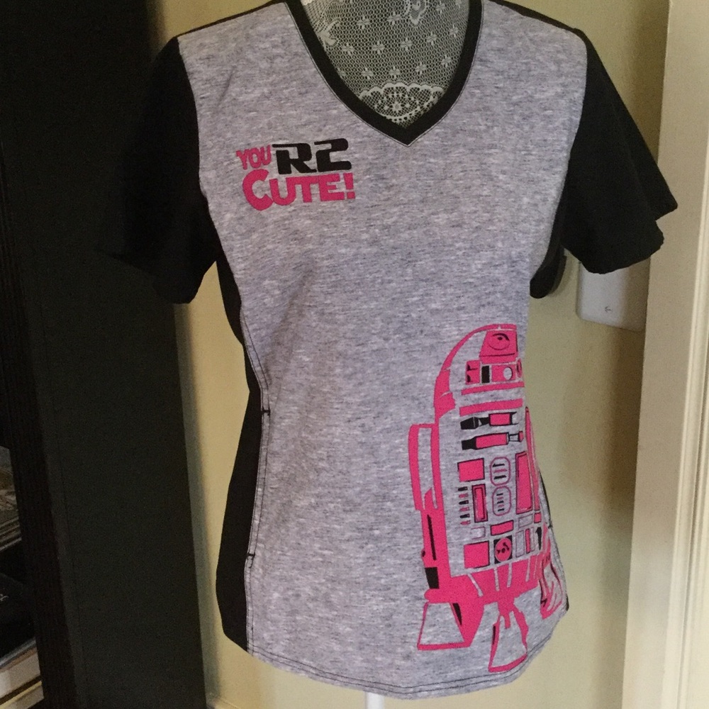 ❌SOLD❌Very cute Star Wars Top for the R2D2 fan