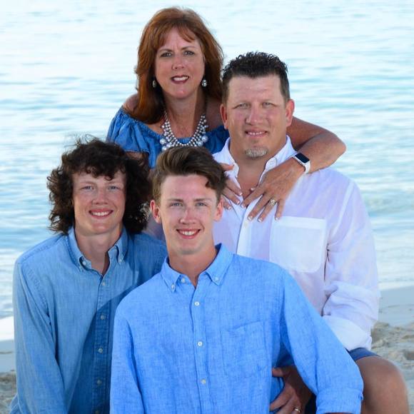 Meet your Posher, Lisa - Picture 1 of 1