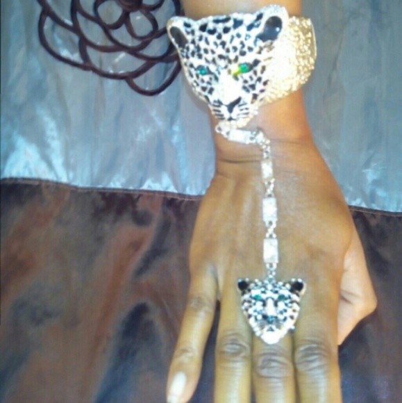 Necklace bracelet ring earring set - Picture 4 of 4