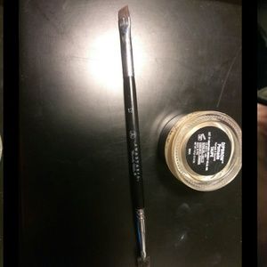 Anastasia Beverly hills dipbrow & brow brush