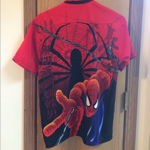 Marvel Comics Spider-Man Shirt Size Medium 12-14 - Picture 5 of 6