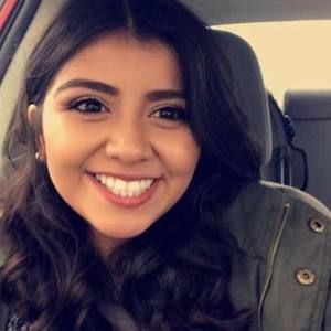 Meet your Posher, Mayra