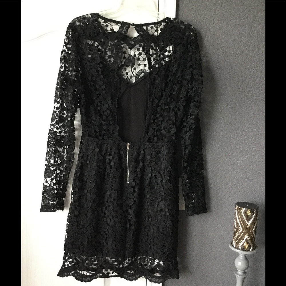 😍 Backless Lace dress